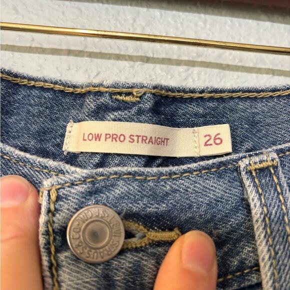 Levi’s Jeans Low Pro Straight Jeans Distressed Knees Breathe Out Wash 26 - Picture 3 of 3